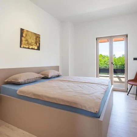 3 Bedroom Awesome In *