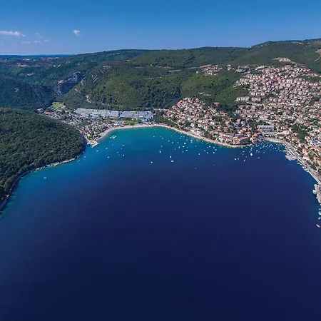 Lovely In Σπίτι διακοπών *