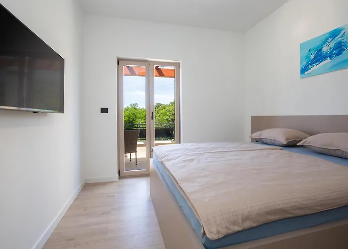 3 Bedroom Awesome In Feriehus Nedeščina