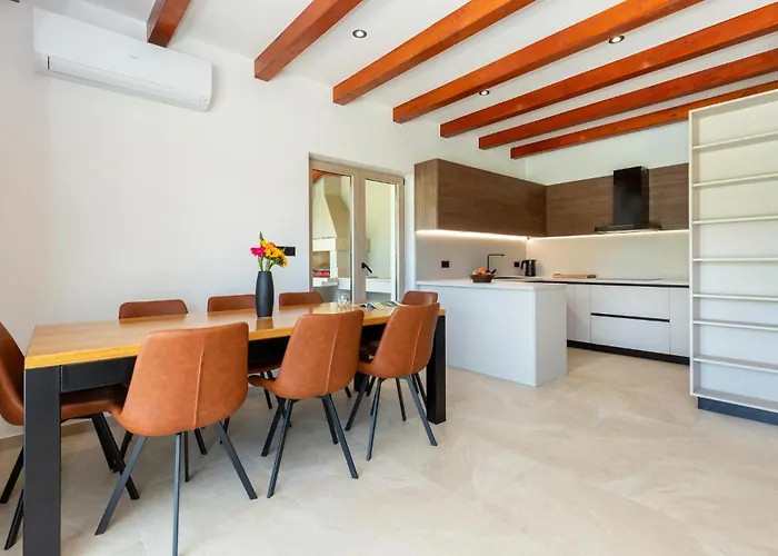 3 Bedroom Awesome In Feriehus