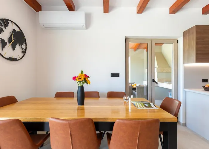 3 Bedroom Awesome In Nedeščina