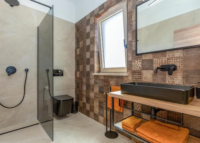 3 Bedroom Awesome In Feriehus Nedeščina