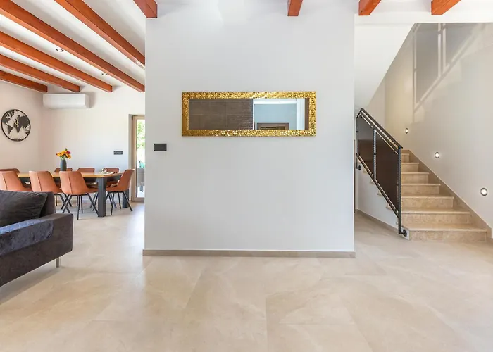 3 Bedroom Awesome In Feriehus