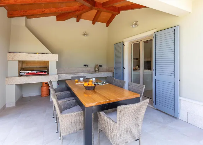 3 Bedroom Awesome In Feriehus