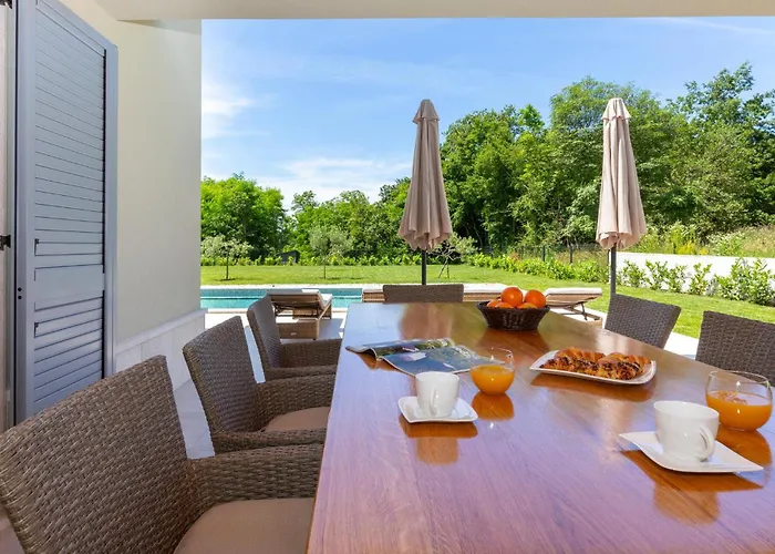 3 Bedroom Awesome In Feriehus